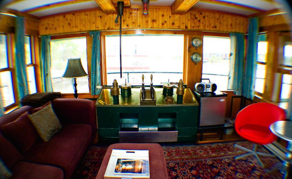 The Covington Houseboat Bed & Breakfast Saint Paul Bilik gambar